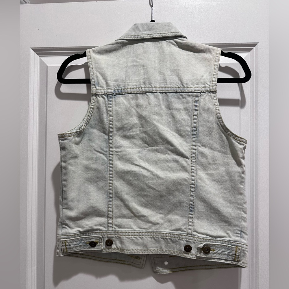 Francesca's Collections Light Blue Denim Vest - Picture 2 of 3